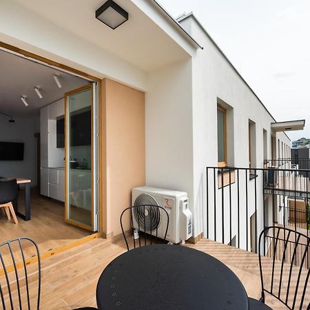Wola Skwer Sunny Apartment Warsaw Exterior photo