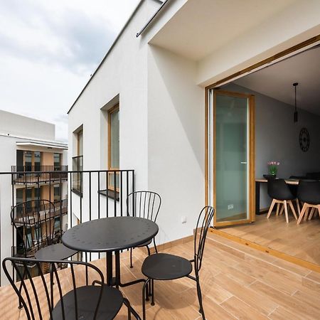 Wola Skwer Sunny Apartment Warsaw Exterior photo