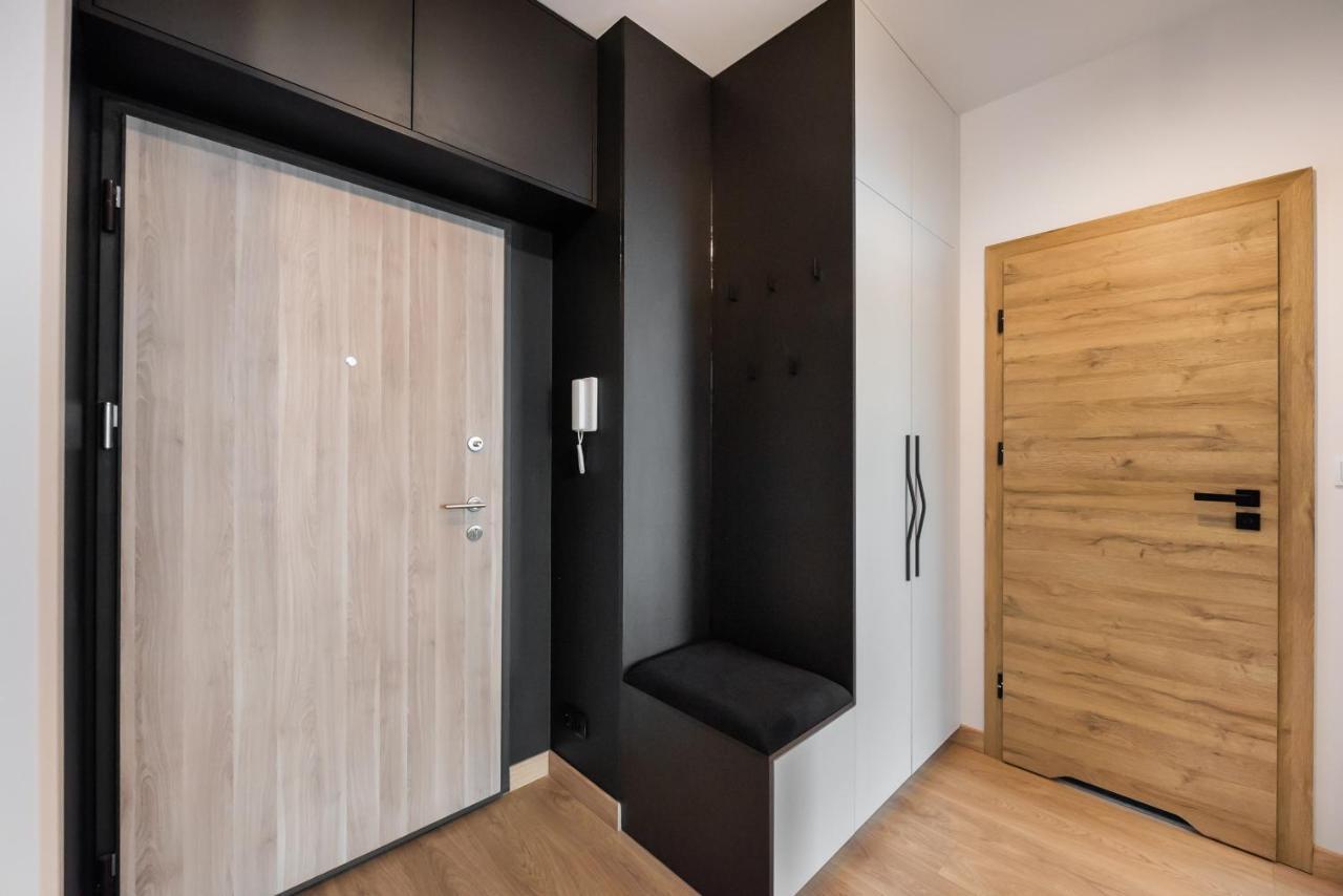 Wola Skwer Sunny Apartment Warsaw Exterior photo