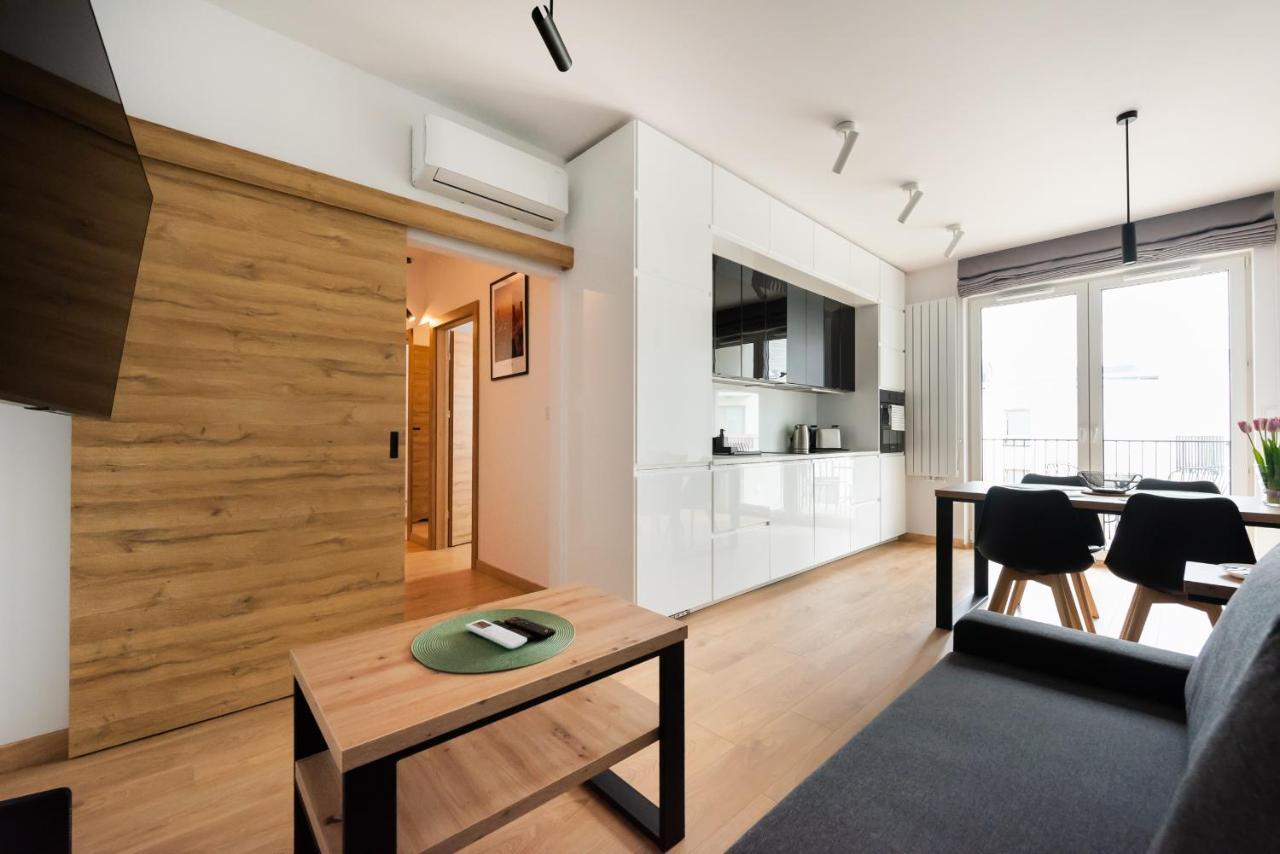 Wola Skwer Sunny Apartment Warsaw Exterior photo