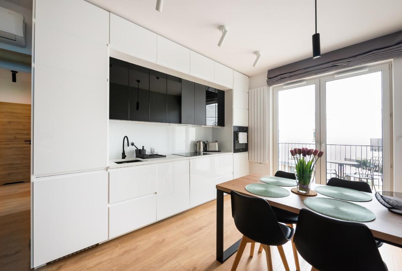 Wola Skwer Sunny Apartment Warsaw Exterior photo