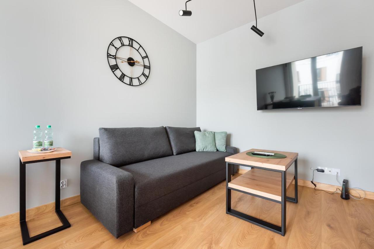 Wola Skwer Sunny Apartment Warsaw Exterior photo